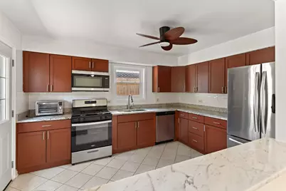 9406 Meadow Lane, Des Plaines, IL 60016 - Photo 11