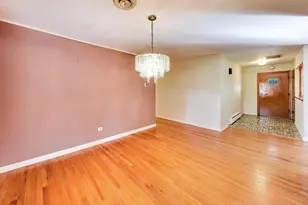 102 W Stratford Pl, Mount Prospect, IL 60056 - Photo 11