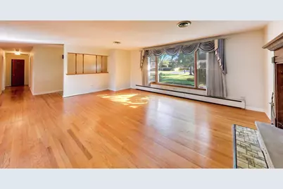 102 W Stratford Place, Mount Prospect, IL 60056 - Photo 5