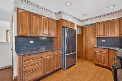 1916 Laura Lane, Des Plaines, IL 60018 - Photo 11