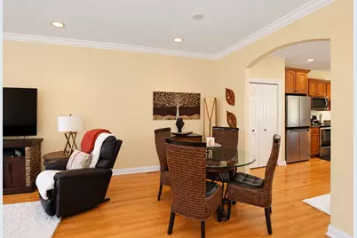285 Regency Court #E, Wauconda, IL 60084 - Photo 7