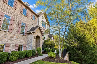 285 Regency Court #E, Wauconda, IL 60084 - Photo 1