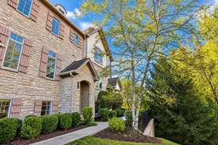 285 Regency Ct, Wauconda, IL 60084 - Photo 1