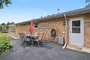 8615 Lawler Ave, Burbank, IL 60459 - Photo 15
