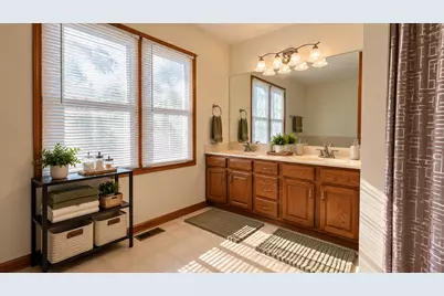 2205 Jordan Lane, Elgin, IL 60123 - Photo 15