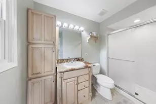 8425 Creekside Ln, Darien, IL 60561 - Photo 15