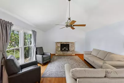 8425 Creekside Lane, Darien, IL 60561 - Photo 7