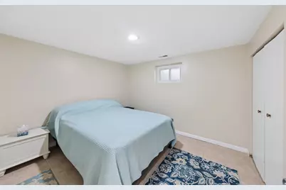 8425 Creekside Lane, Darien, IL 60561 - Photo 21