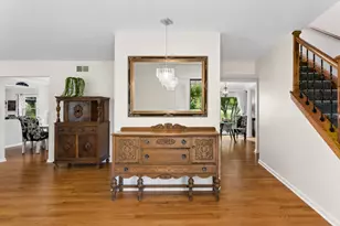 8425 Creekside Ln, Darien, IL 60561 - Photo 3