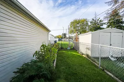 7932 Melvina Avenue, Burbank, IL 60459 - Photo 45