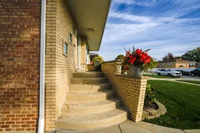 7932 Melvina Avenue, Burbank, IL 60459 - Photo 3