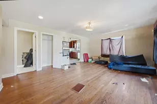 745 E 155th Pl, South Holland, IL 60473 - Photo 9