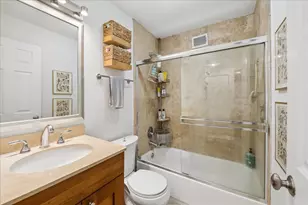 450 W Briar Pl, Chicago, IL 60657 - Photo 11