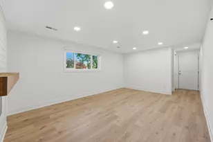 1701 Hartmann Dr, Schaumburg, IL 60193 - Photo 21