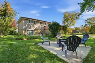 1701 Hartmann Dr, Schaumburg, IL 60193 - Photo 29