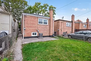 5135 S St Louis Ave, Chicago, IL 60632 - Photo 17