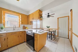 5434 S Neenah Ave, Chicago, IL 60638 - Photo 11