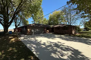 60 Oak St, South Wilmington, IL 60474 - Photo 1