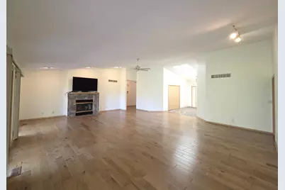 5310 Regents Park Road, Rockford, IL 61107 - Photo 13