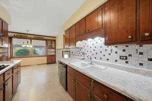 737 E 170th Pl, South Holland, IL 60473 - Photo 11