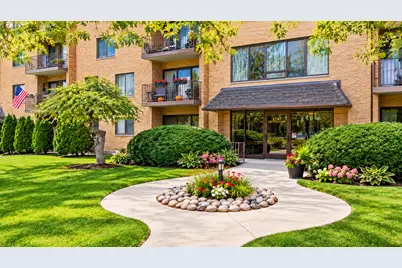 1747 W Crystal Lane #301, Mount Prospect, IL 60056 - Photo 1