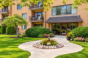 1747 W Crystal Ln, Mount Prospect, IL 60056 - Photo 1
