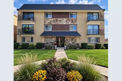 915 Graceland Avenue #1C, Des Plaines, IL 60016 - Photo 1