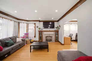 5628 S Sacramento Ave, Chicago, IL 60629 - Photo 5