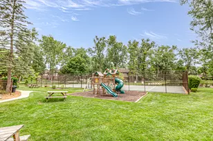 8127 Chestnut Dr, Palos Hills, IL 60465 - Photo 27