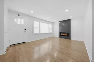9061 S Parnell Ave, Chicago, IL 60620 - Photo 11