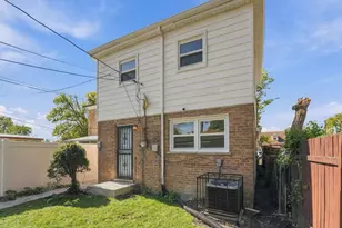 9061 S Parnell Ave, Chicago, IL 60620 - Photo 7