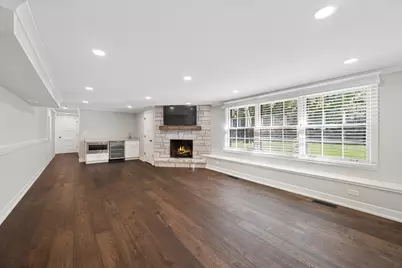 1141 Laurie Lane, Burr Ridge, IL 60527 - Photo 13