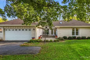 994 Commonwealth Ct, Barrington, IL 60010 - Photo 1
