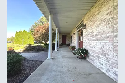 1800 Bluff S Turn, Kankakee, IL 60901 - Photo 5