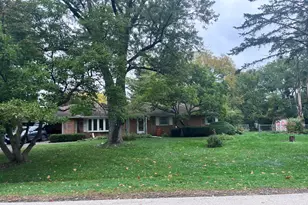 21 Glenbrook Dr, Prospect Heights, IL 60070 - Photo 1
