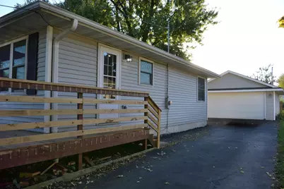 107 S Fremont Street, Creston, IL 60113 - Photo 3
