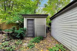 1038 Custer Ave, Evanston, IL 60202 - Photo 7
