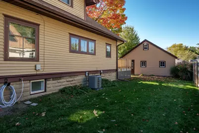 223 W Marshall Street, Belvidere, IL 61008 - Photo 57