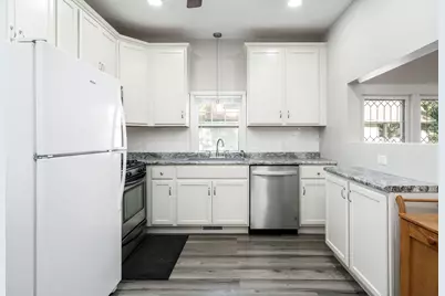 223 W Marshall Street, Belvidere, IL 61008 - Photo 23