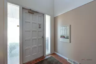 7151 177th Pl, Tinley Park, IL 60477 - Photo 3