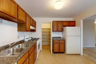 4730 Calvert Dr, Rolling Meadows, IL 60008 - Photo 7
