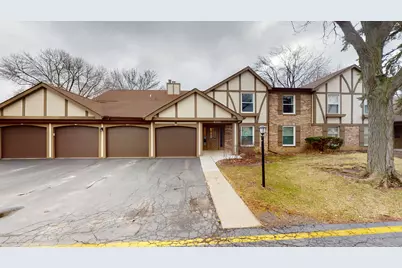 4730 Calvert Drive #B2, Rolling Meadows, IL 60008 - Photo 1