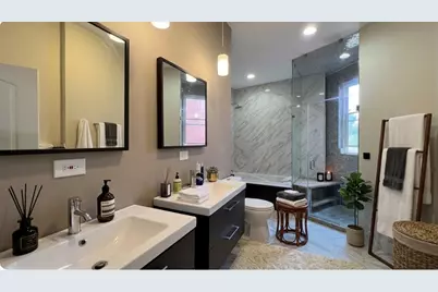 3437 S Giles Avenue #3437, Chicago, IL 60616 - Photo 9