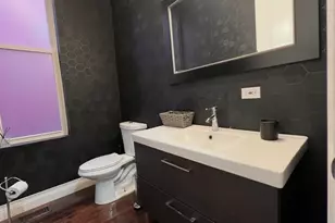 3437 S Giles Ave, Chicago, IL 60616 - Photo 7