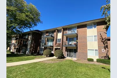5S100 Pebblewood Lane #D10, Naperville, IL 60563 - Photo 3