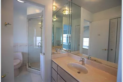 680 Versailles Circle #C, Elk Grove Village, IL 60007 - Photo 15