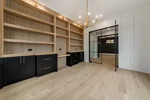 548 65th St, Willowbrook, IL 60527 - Photo 5