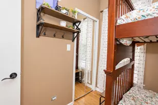 3906 W Montrose Ave, Chicago, IL 60618 - Photo 15