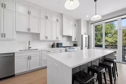4939 N Damen Avenue #304, Chicago, IL 60625 - Photo 5