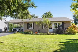 112 McCabe Dr, Streamwood, IL 60107 - Photo 1